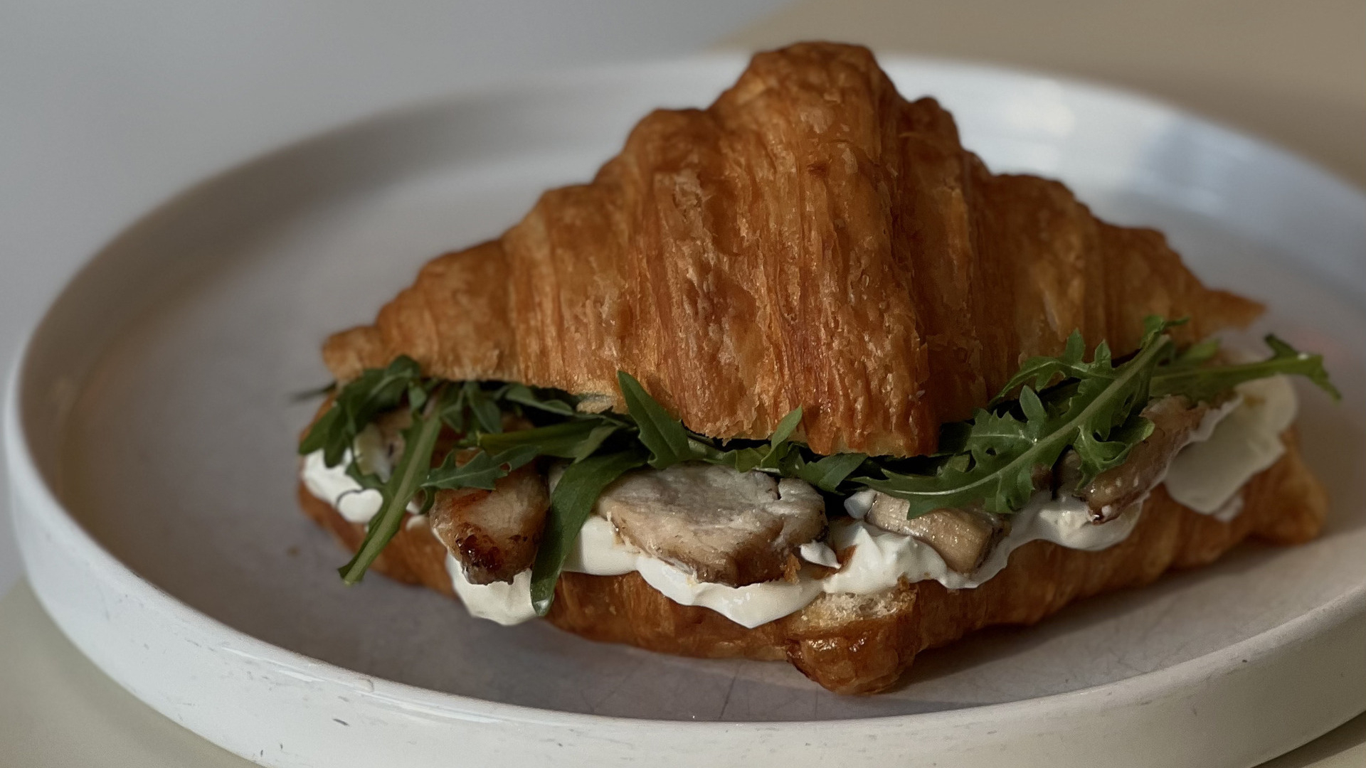 Круассан с курицей - Zanoza Open Bar - готовим еду для современного жителя города