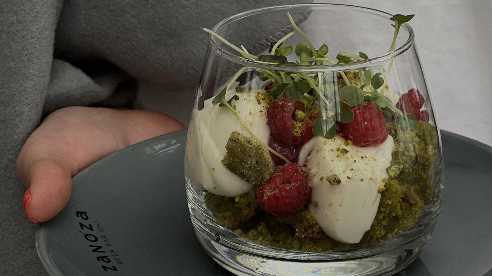 Десерт «Что-то под фисташкой» - Zanoza Open Bar - готовим еду для современного жителя города