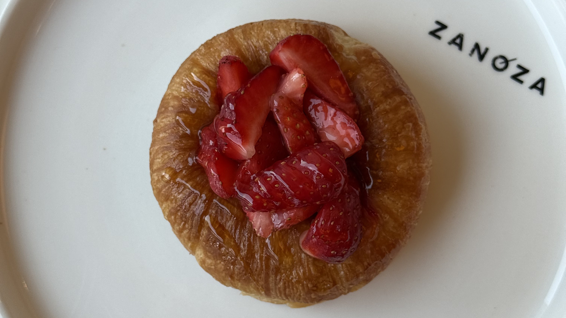 Даниш с ягодой - Zanoza Open Bar - готовим еду для современного жителя города